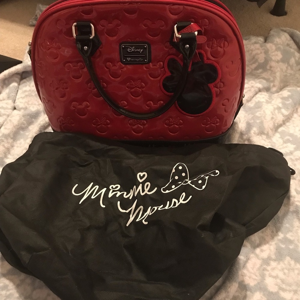 Loungefly Minnie Mouse purse dust bag included